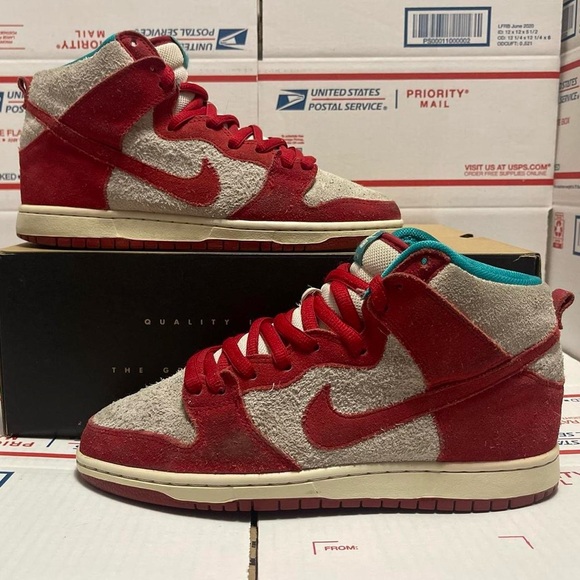 Nike Dunk High Pro SB “Dr. Seuss - Thing One Thing 2” 2014 - Picture 6 of 7